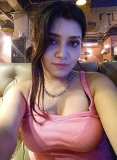 Tashu - escort in Noida Photo 3 of 4