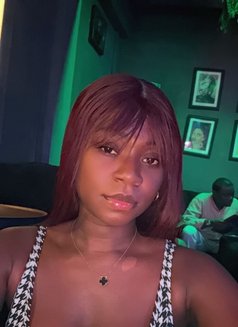 Tasty - adult performer in Lomé Photo 2 of 2