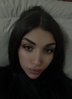 Tatiana - Transsexual escort in Beirut Photo 12 of 13