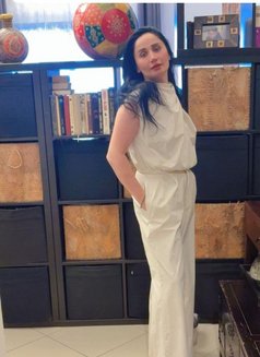 Tatiana - puta in Dubai Photo 5 of 5