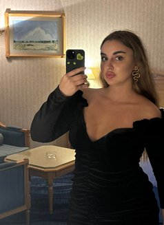 Tatti - escort in Dubai Photo 3 of 8