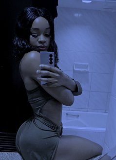 Taurus - puta in Bangkok Photo 1 of 2