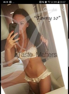 Tawny 10 - escort in London Photo 3 of 5
