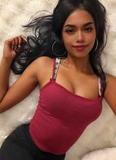 Taylor - escort in Tokyo Photo 5 of 8