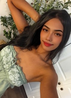 Taylor - escort in Tokyo Photo 6 of 8