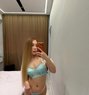 Taylor - puta in Dubai Photo 1 of 13