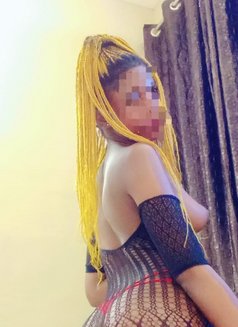 Taylor - puta in New Delhi Photo 1 of 4