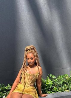 Teanna - escort in Bangalore Photo 4 of 5