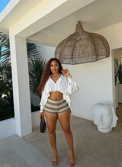 Teddy - escort in Abidjan Photo 1 of 2