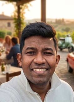 Teddy - Male escort in Doha Photo 1 of 3