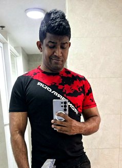 Teddy - Male escort in Doha Photo 2 of 3