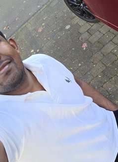 Teddy - Male escort in Doha Photo 3 of 3