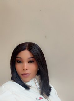 Tee Tiana - masseuse in Nairobi Photo 3 of 7
