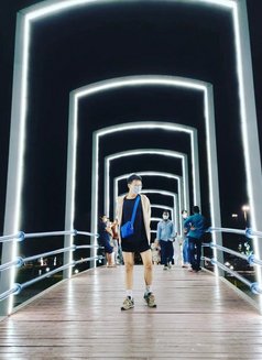 Tee - Acompañantes masculino in Abu Dhabi Photo 5 of 5