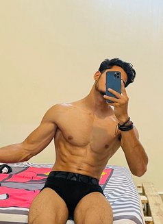 Teen Ager - Male escort in New Delhi Photo 2 of 6