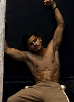 Teen Ager - Male escort in New Delhi Photo 4 of 6