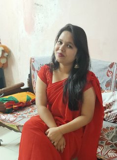 Teen Bhabhi - puta in Chandigarh Photo 4 of 5
