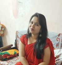Teen Bhabhi - puta in Chandigarh