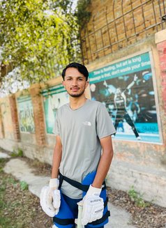 Teen Bull19 - Acompañantes masculino in Islamabad Photo 3 of 7