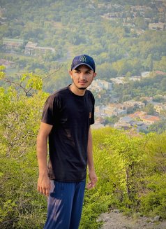 Teen Bull19 - Acompañantes masculino in Islamabad Photo 4 of 7