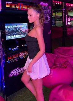 Teen Camila Baby Face - puta in Dubai Photo 4 of 7