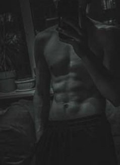 Teen Female and Couple - Male escort in Lucknow Photo 1 of 4