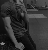 Teen Female and Couple - Acompañantes masculino in Lucknow