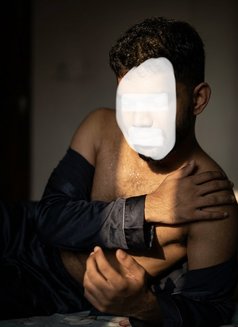 Teen Kinkster - Male escort in Colombo Photo 3 of 4