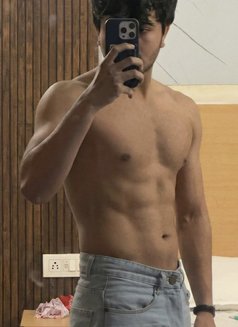 Teen Paid Top - Male escort in New Delhi Photo 1 of 3