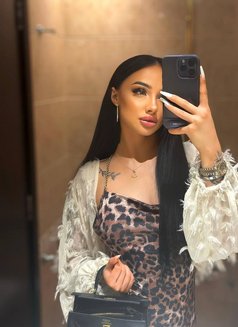 Teen Young Angel Vikki - puta in Dubai Photo 15 of 20
