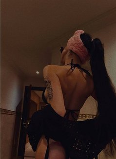 Teen Young Angel Vikki - puta in Dubai Photo 19 of 20