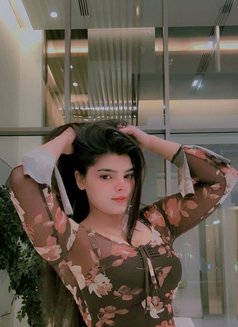 Teena - puta in Abu Dhabi Photo 2 of 2