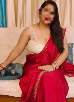 Bhabhi cam - escort in Mumbai Photo 1 of 2