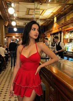 Teena Indian - escort in Dubai Photo 2 of 5