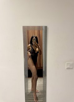 British Ebony Mystee - puta in Dubai Photo 8 of 9