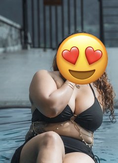 Teena Perera - puta in Dubai Photo 1 of 6