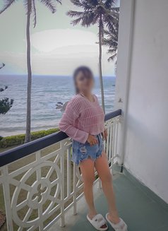 A young and cute girl Roshel (Model)) - escort in Colombo Photo 2 of 7