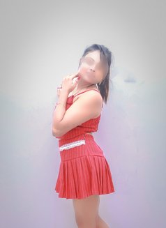 A young and cute girl Roshel (Model)) - escort in Colombo Photo 4 of 7