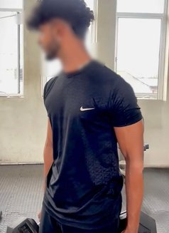 Tehan Perera 22 Old - Acompañantes masculino in Colombo Photo 2 of 10