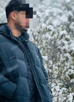 Tehan Perera 23 Old - Male escort in Colombo Photo 5 of 5