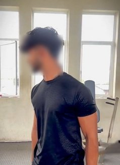 Tehan Perera 23 Old - Male escort in Colombo Photo 7 of 7