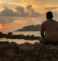 Spark - Acompañantes masculino in Colombo