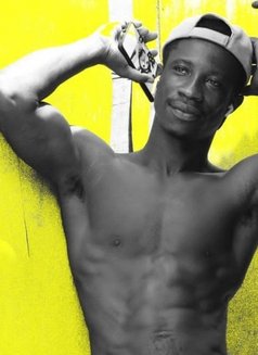 Tehuty - Male adult performer in Accra Photo 3 of 5