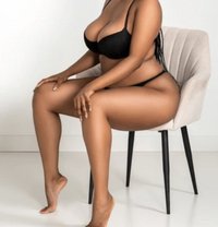 Temmyblack84 - escort in Accra