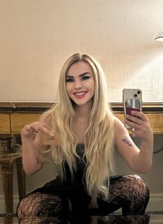 Temporary Wife uk - escort in London Photo 28 of 29