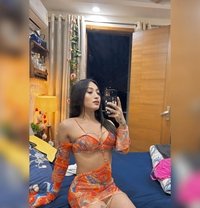 Tenzin sexy/classy and smooth.Cam/Real - Acompañantes transexual in New Delhi Photo 30 of 30