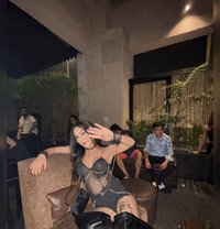 Tenzin sexy/classy and smooth.Cam/Real - Transsexual escort in New Delhi