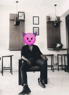 Terex Dino - Acompañantes masculino in Kathmandu Photo 2 of 3