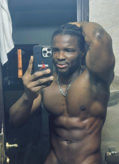 Terminator - Acompañantes masculino in Muscat Photo 1 of 9