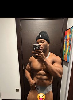 Terminator - Acompañantes masculino in Muscat Photo 9 of 9